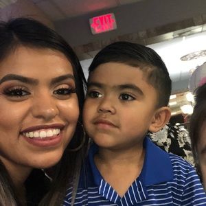 Meet your Posher, Rebeca